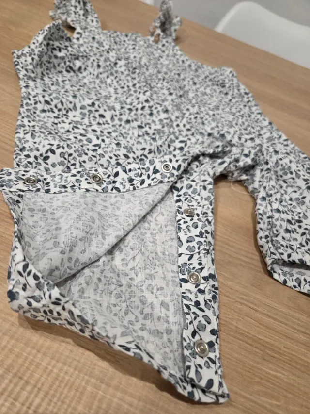 Buzo estampado floral bebé