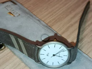 Reloj Lotus Vintage Plata y Negro