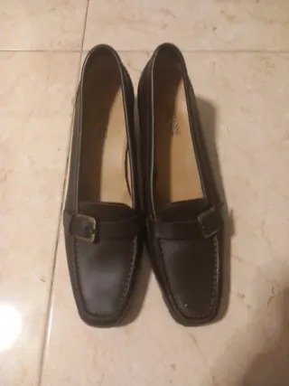 Zapatos de vestir marrones para mujer