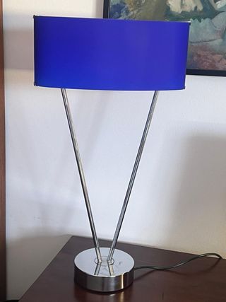 Lámpara de mesa azul y acero diseño retro