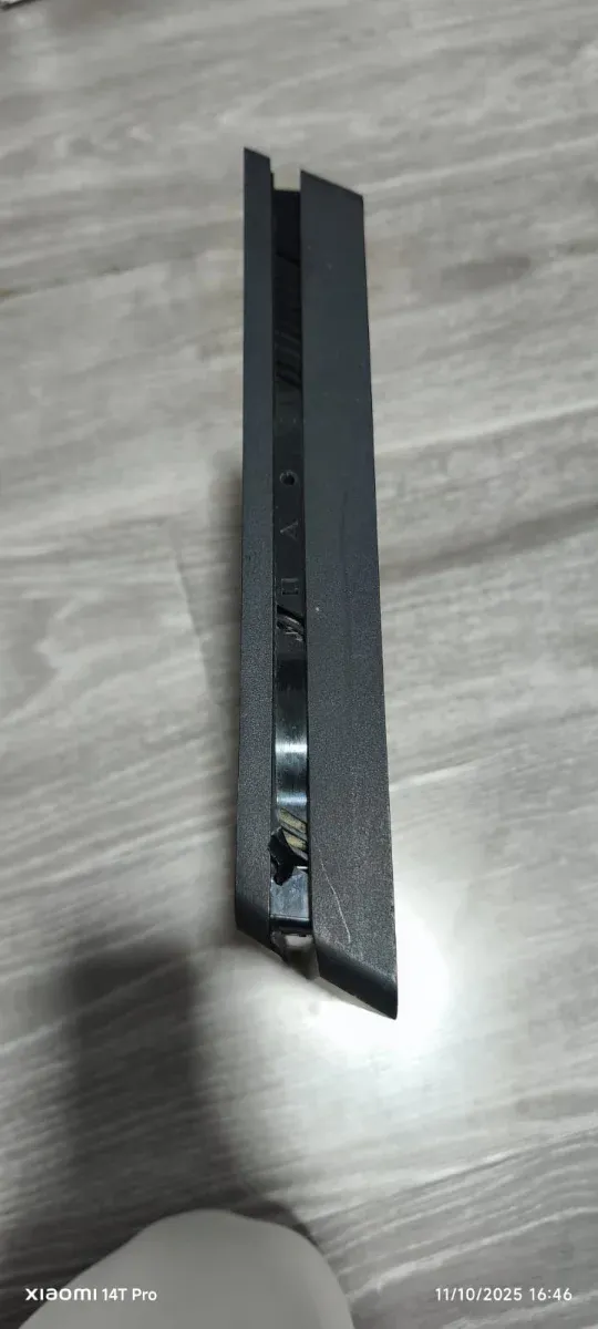 PS4 Slim Negra para piezas o reparación