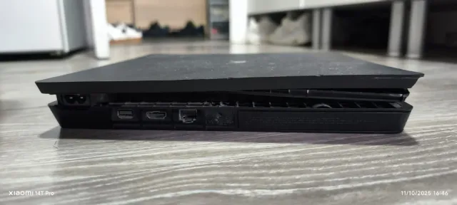 PS4 Slim Negra para piezas o reparación