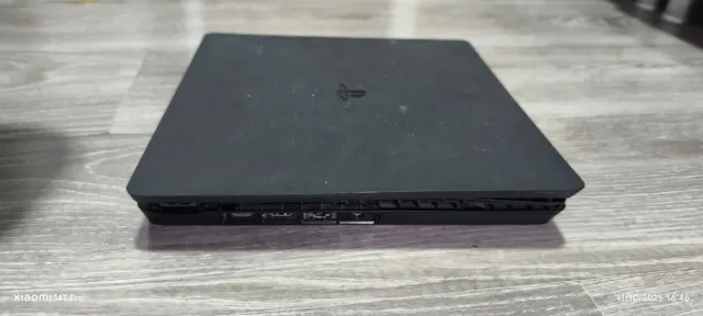 PS4 Slim Negra para piezas o reparación