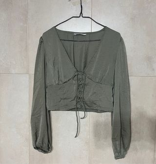 Camisa Stradivarius verde satén lazada