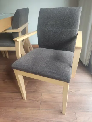 Mesa comedor extensible+4 sillas con reposabrazos