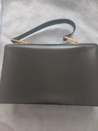 Bolso de piel negro