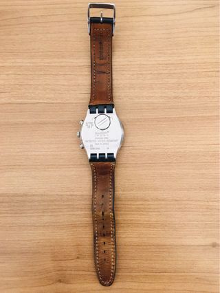 Reloj Swatch Irony Cronógrafo Negro y Plateado