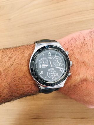 Reloj Swatch Irony Cronógrafo Negro y Plateado