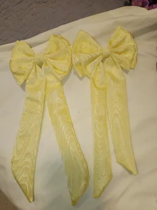 Lazos de pelo amarillos