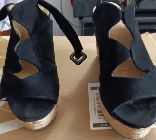 Zapatos de cuña negros