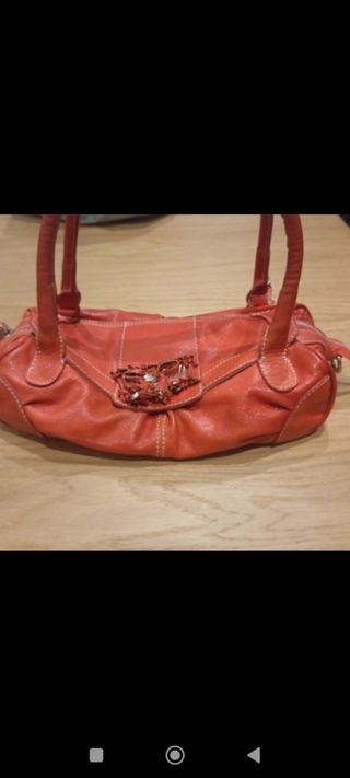 Bolso naranja y rojo