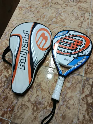 2 Palas de pádel Bullpadel y Vairo