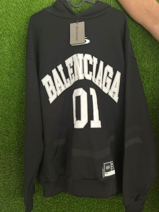 Sudadera Overside Negra con Número 01
