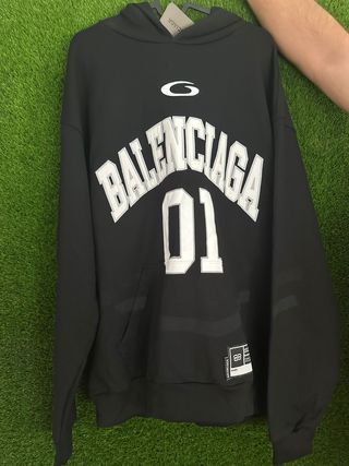 Sudadera Overside Negra con Número 01