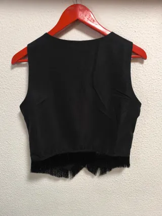 Chaleco místico negro con serpientes y lunas