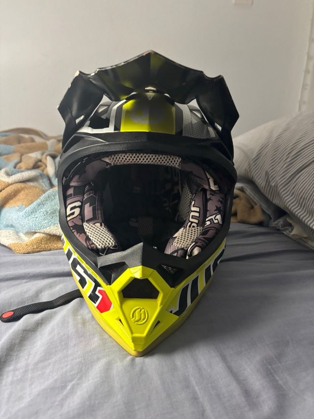 Casco Motocross Just 1 Amarillo