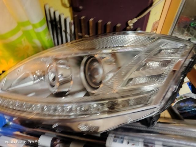 Faro Mercedes Alta Gama