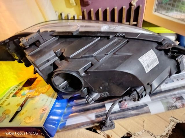 Faro Mercedes Alta Gama