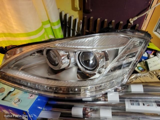 Faro Mercedes Alta Gama