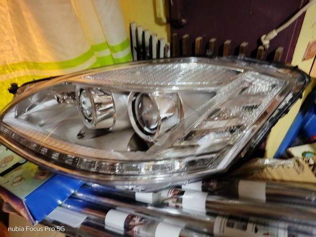 Faro Mercedes Alta Gama