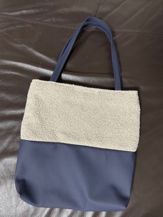 Bolso artesanal beige y azul