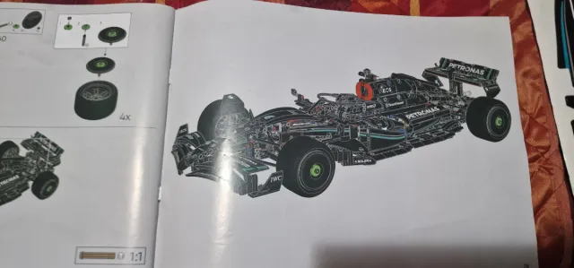 Mercedes F1 Technic 1642 pezzi