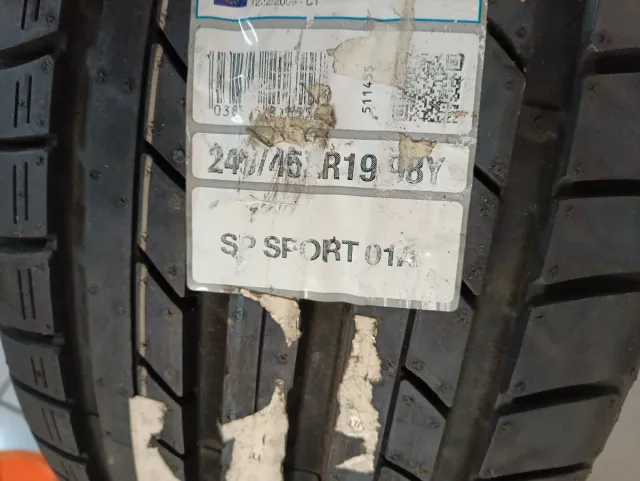 Neumático Dunlop 245 45 19