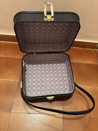 Maleta de viaje negra