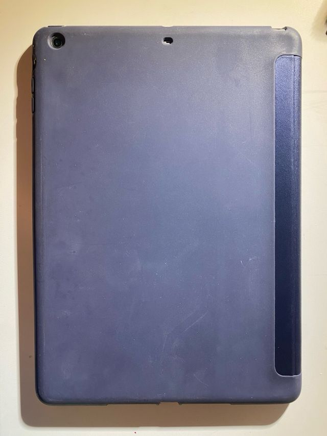 iPad Apple Gris con Funda