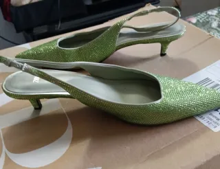 Zapatos verdes brillantes tacón fino