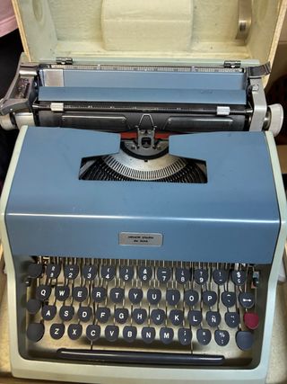 Máquina de escribir Olivetti Studio De Luxe