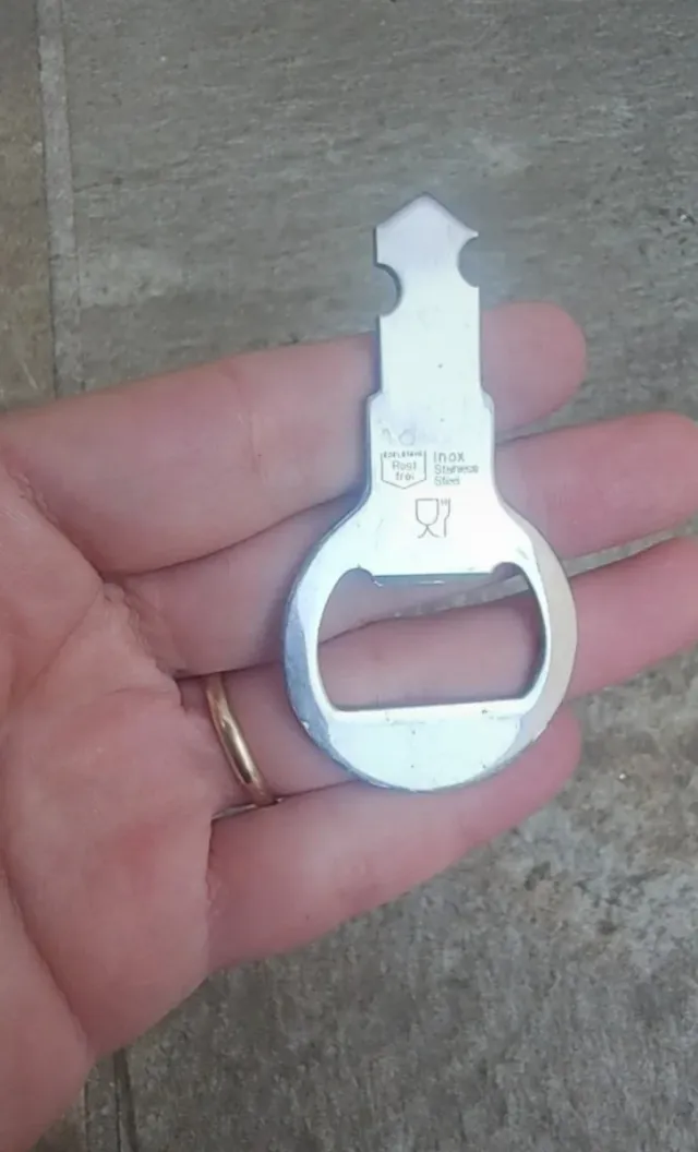 ABREBOTELLAS DE ACERO INOXIDABLE