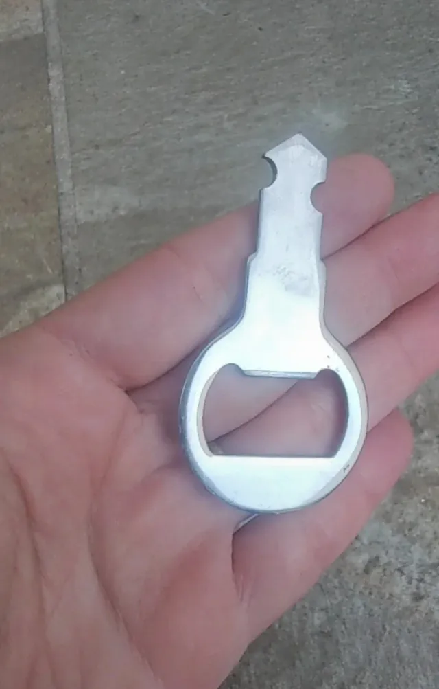 ABREBOTELLAS DE ACERO INOXIDABLE