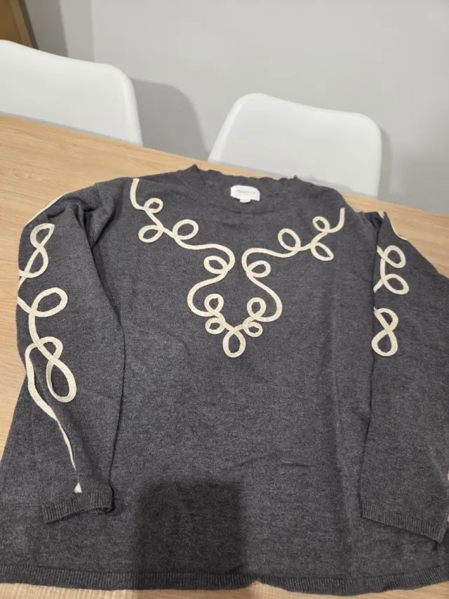 Jersey gris mujer con bordado