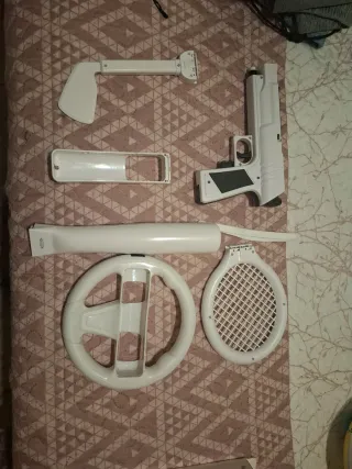 Accesorios Wii: Volantes 2, Pistola, Raqueta...