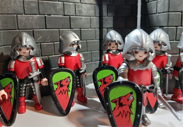Playmobil Castillo + 12 Guerreros Lobo