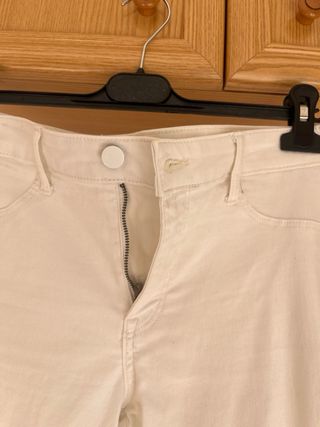 Pantalón pitillo blanco talla M