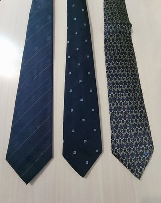 Corbatas SEAT coches antiguas