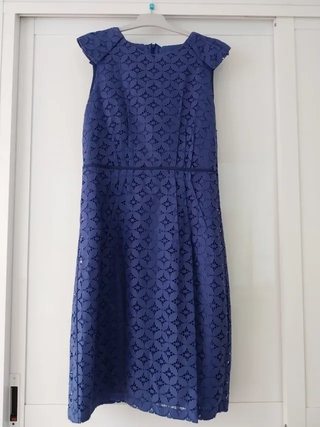 Vestido azul con encaje