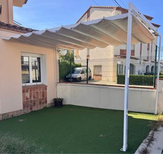 Pérgola corredera impermeable PVC beige/blanco
