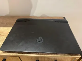 MSI GP66 Leopard Portátil