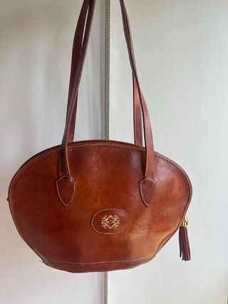Bolso artesanal de piel auténtica hecho a mano