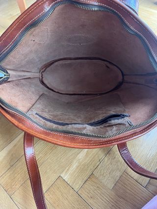 Bolso artesanal de piel auténtica hecho a mano