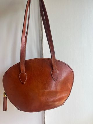 Bolso artesanal de piel auténtica hecho a mano