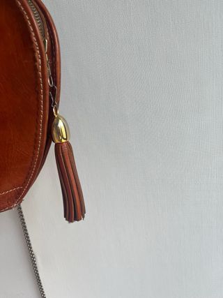 Bolso artesanal de piel auténtica hecho a mano