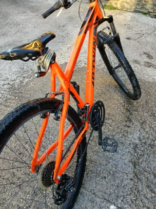 Bicicleta Btwin Naranja Montaña