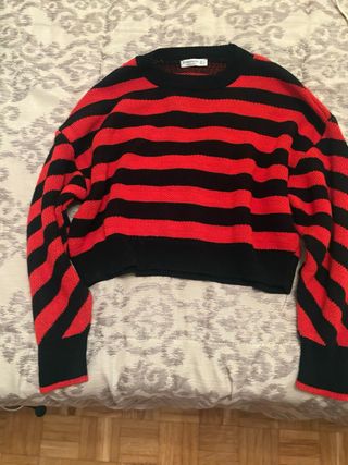 Jersey Stradivarius Rayas Rojo y Negro Talla S