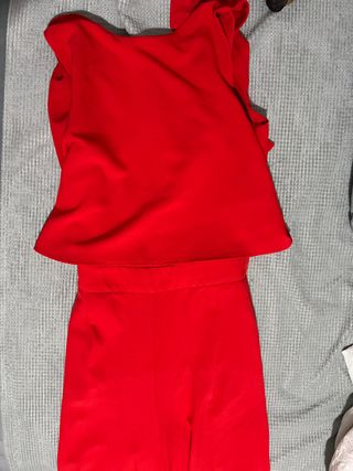 Mono rojo Zara