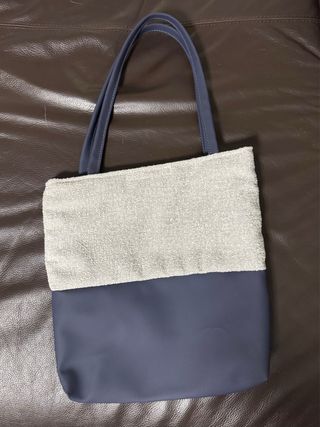 Bolso artesanal beige y azul