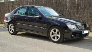 Mercedes-Benz Clase C 2006